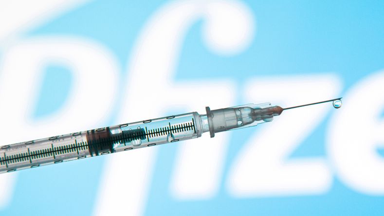 Napravíme to ještě v lednu, řekl Pfizer na kritiku za pozdní dodávky vakcín